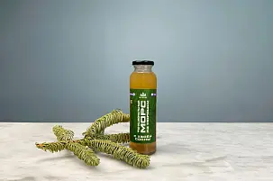 Морс из морошки с хвоей сосны