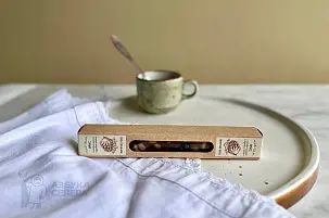 Ирис с сосновой шишкой и кедровым орехом