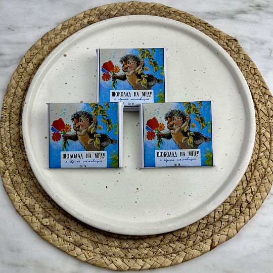 Живой шоколад на меду с черной шелковицей