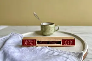 Ирис с сосновой шишкой и клюквой