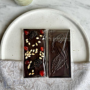 Шоколад темный с сосновой шишкой, вишней и кедровым орехом  №5