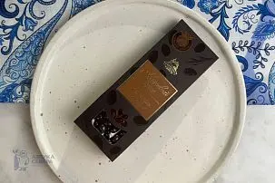 Драже кедровый орех в темном  шоколаде  