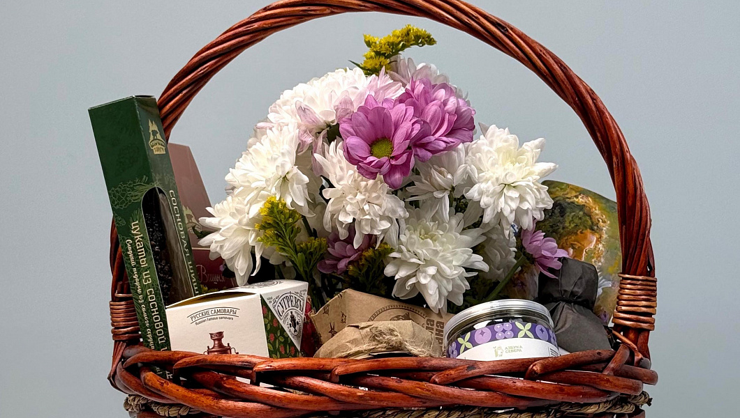 Подарочный набор "Таежные сказки" с живыми цветами