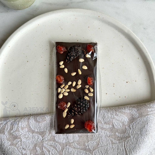 Шоколад темный с сосновой шишкой, вишней и кедровым орехом  №5