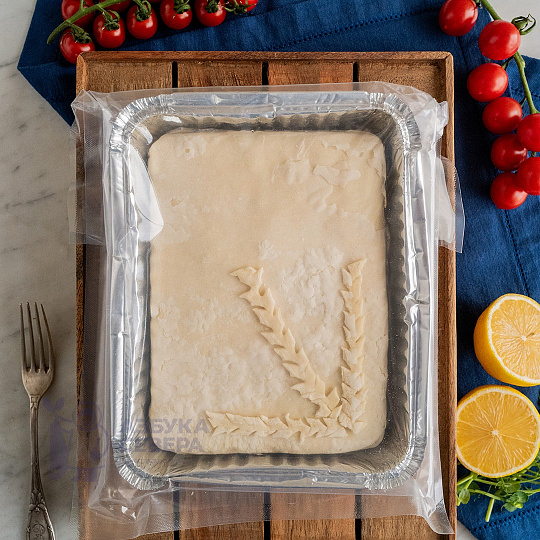 Пирог слоеный с  муксуном и кижучем 