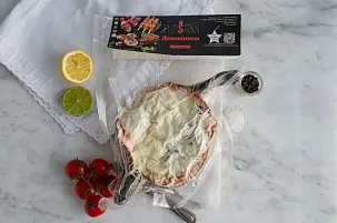 Форель со шпинатом, томатами и сыром моцарелла