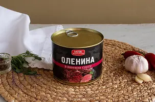 Оленина в винном соусе 