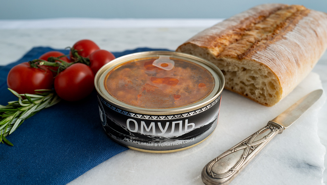 Омуль обжаренный в томатном соусе