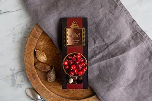 Клюква вяленая в шоколаде ассорти