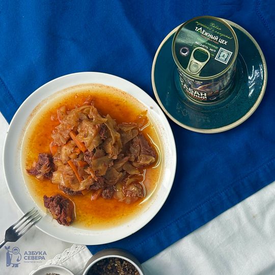 Кабан тушеный по-деревенски с капустой