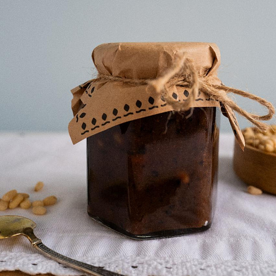 Сосновые шишки с кедровым орехом в сгущённом молоке