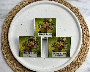 Живой шоколад на меду с земляникой