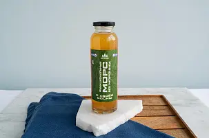 Морс из морошки с хвоей сосны