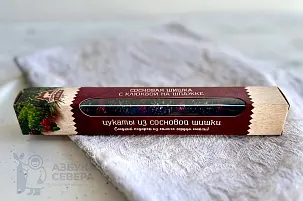 Цукаты из сосновой шишки с клюквой на шпажке