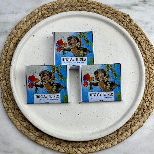 Живой шоколад на меду с черной шелковицей