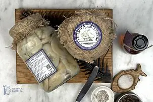 Грузди боровые соленые под гнетом 