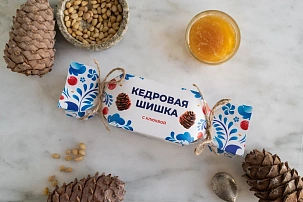 Шишка шоколадная с кедровым орехом и клюквой