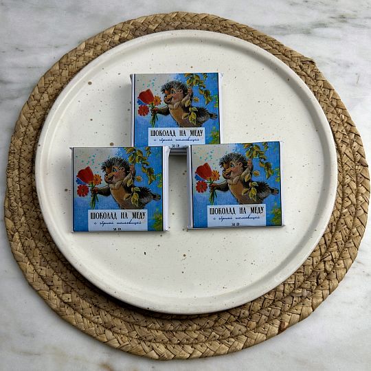 Живой шоколад на меду с черной шелковицей