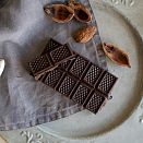 Шоколад живой  с клюквой 75 % какао
