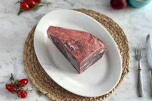 Лопатка кабана свежемороженая