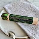 Цукаты из сосновой шишки на шпажке