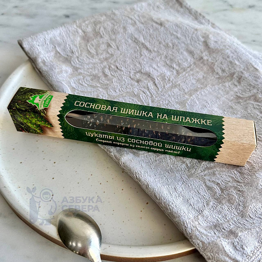 Цукаты из сосновой шишки на шпажке