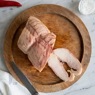 Осетр горячего копчения без шкуры