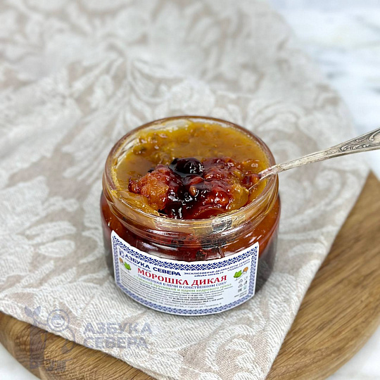 Морошка в собственном соку с таежной брусникой и ядром кедрового ореха