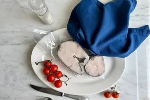 Чёрная треска стейки (угольная рыба) свежемороженые 