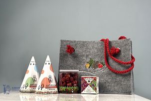 Подарочная сумка с вышивкой маленькая